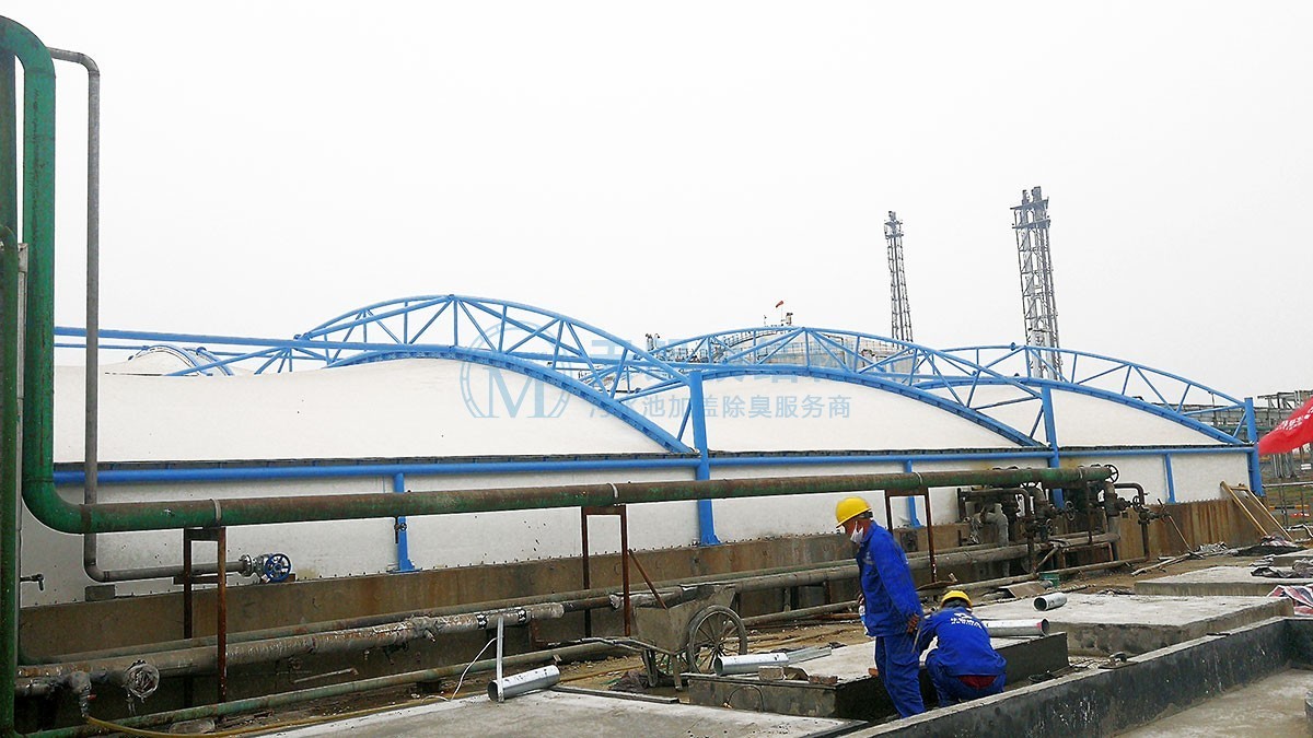 河南龍宇煤化工污水池反吊膜封閉工程